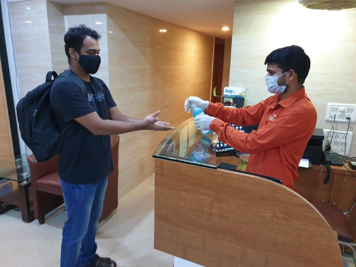 Hotel Alibaba Mumbai Dış mekan fotoğraf