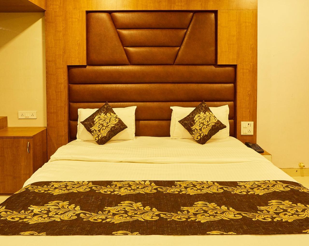 Hotel Alibaba Mumbai Dış mekan fotoğraf