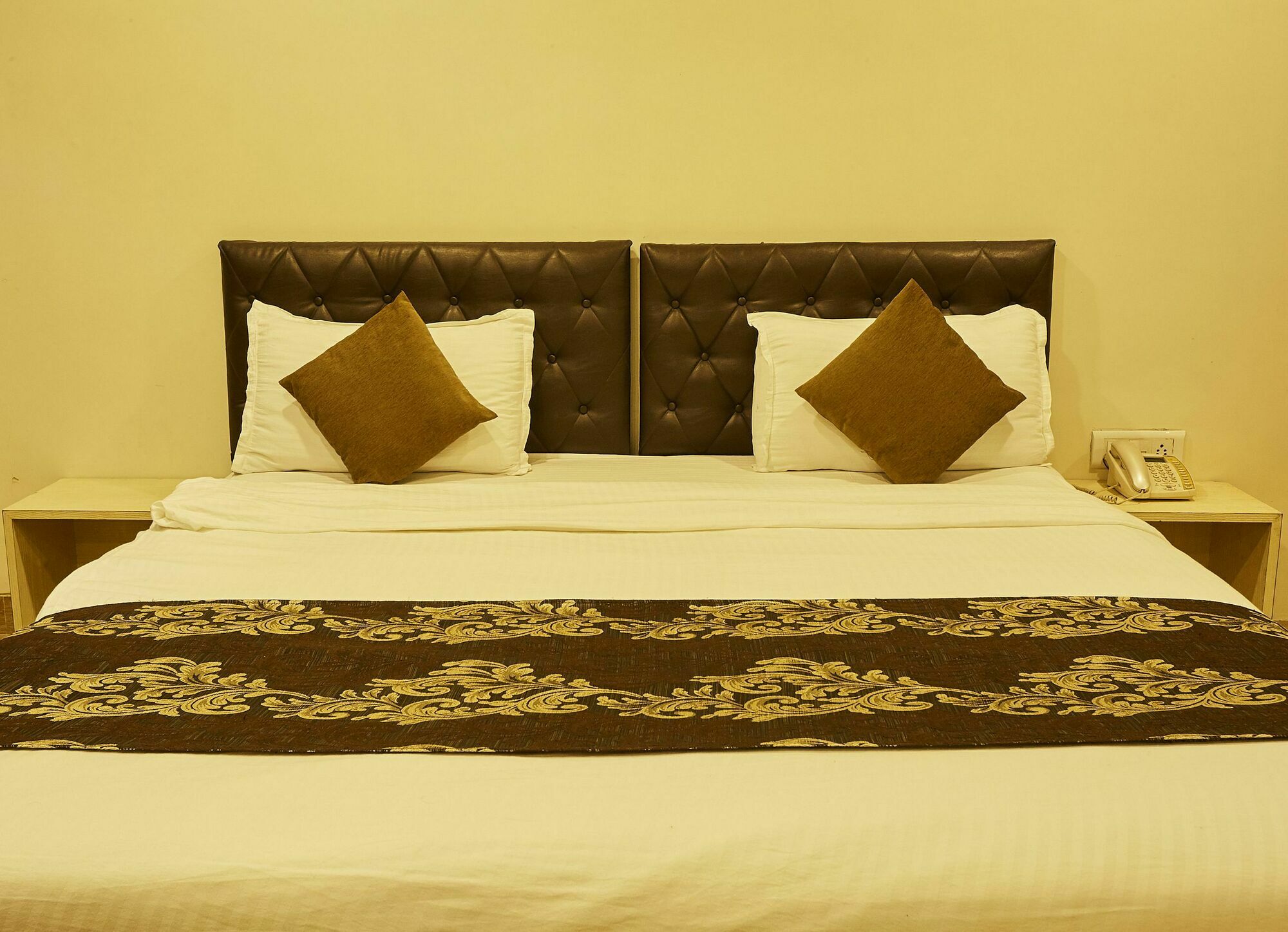 Hotel Alibaba Mumbai Dış mekan fotoğraf